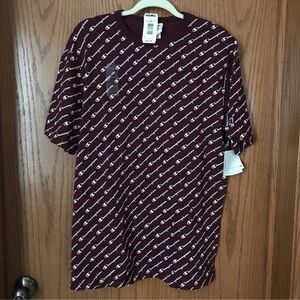 NWT CHAMPION  burgundy maroon Logo T-Shirt Men’s large